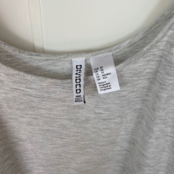 ⭐️ 5 for $20 | Grey Divided / H&M Tank Top - Picture 3 of 5